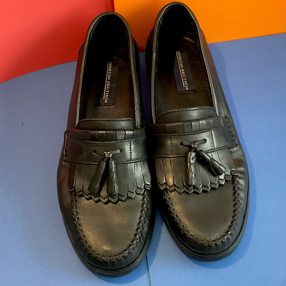 Giorgio Brutini Black Leather Tassel Casual Shoes - EUC